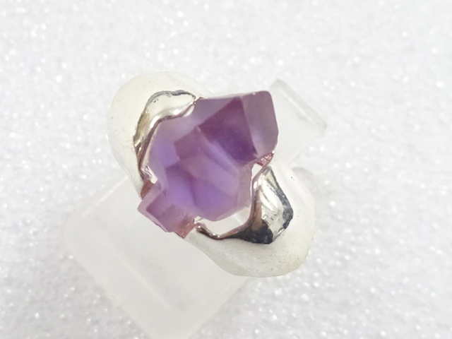 JAPANESE KIMONO / ANTIQUE COLORED STONE RING (SIZE 11.5)